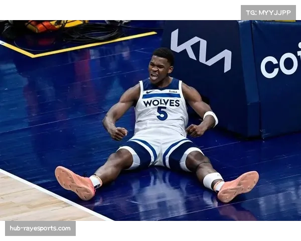 森林狼第三节轰20比0逆转雄鹿 爱德华兹关键三分锁定胜局